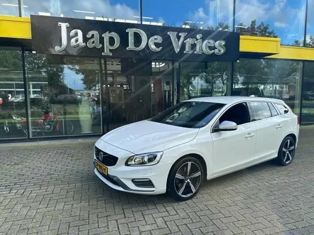 Photo 1 : Volvo V60 2018 Petrol