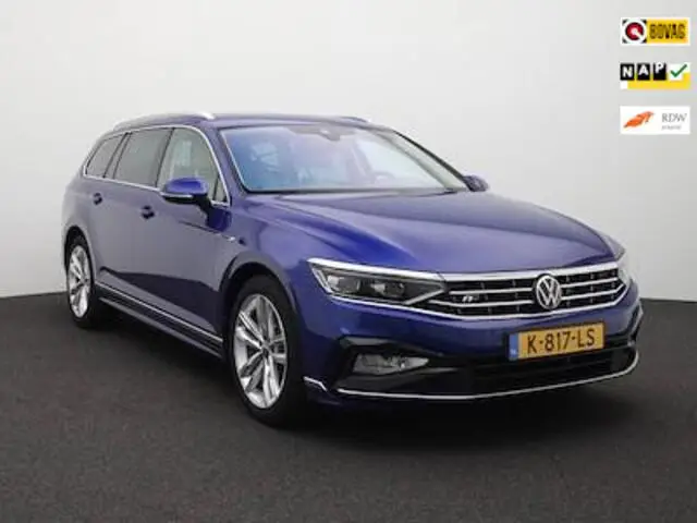 Photo 1 : Volkswagen Passat 2021 Petrol