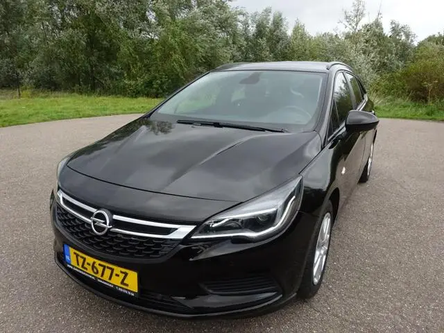 Photo 1 : Opel Astra 2018 Essence