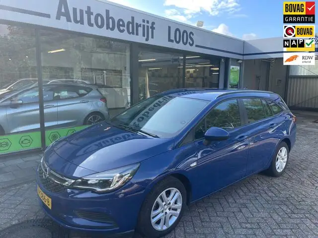 Photo 1 : Opel Astra 2018 Essence