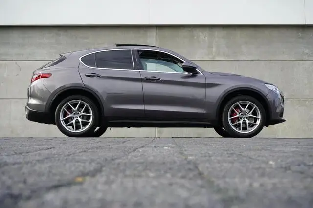 Photo 1 : Alfa Romeo Stelvio 2018 Petrol