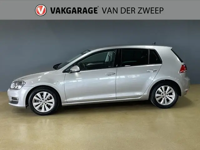 Photo 1 : Volkswagen Golf 2016 Petrol