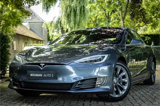 Photo 1 : Tesla Model S 2019 Électrique