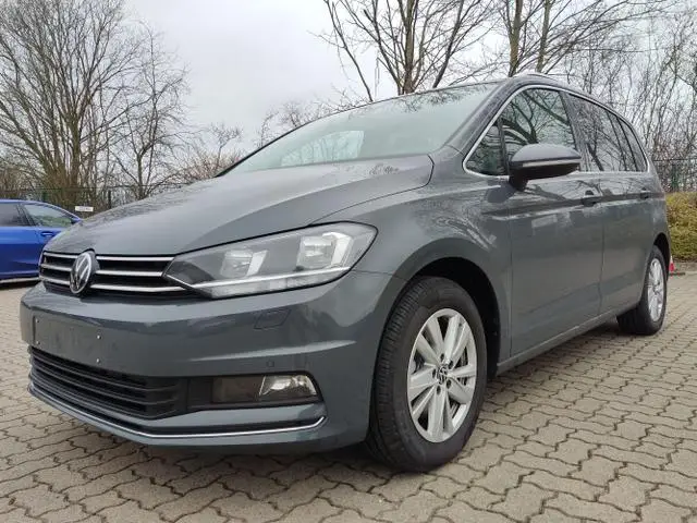 Photo 1 : Volkswagen Touran 2023 Petrol