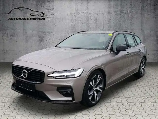 Photo 1 : Volvo V60 2022 Diesel