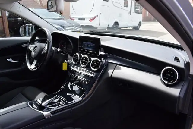 Photo 1 : Mercedes-benz Classe C 2016 Petrol