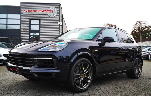 Photo 1 : Porsche Cayenne 2018 Hybrid