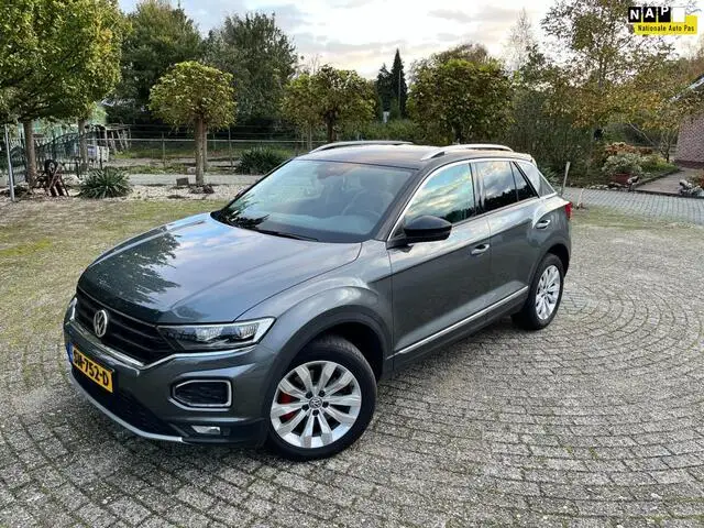 Photo 1 : Volkswagen T-roc 2018 Petrol