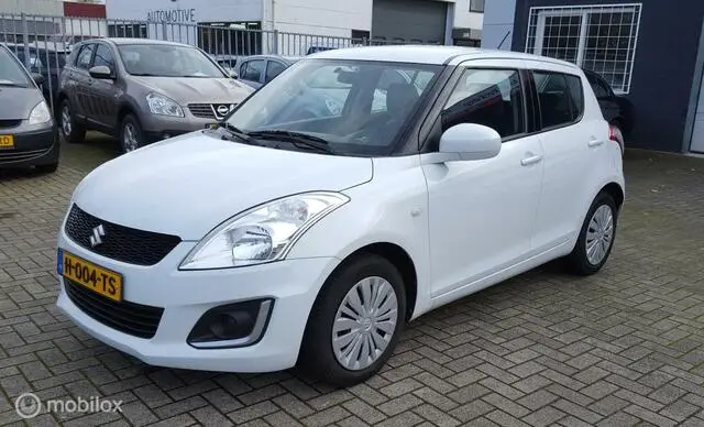 Photo 1 : Suzuki Swift 2015 Essence