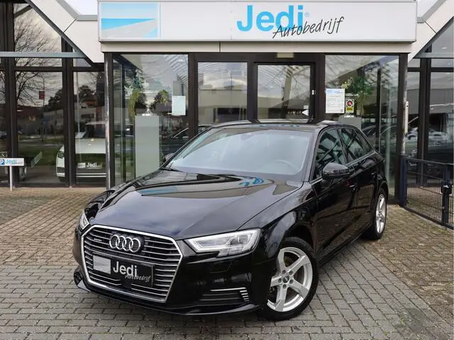 Photo 1 : Audi A3 2020 Hybride