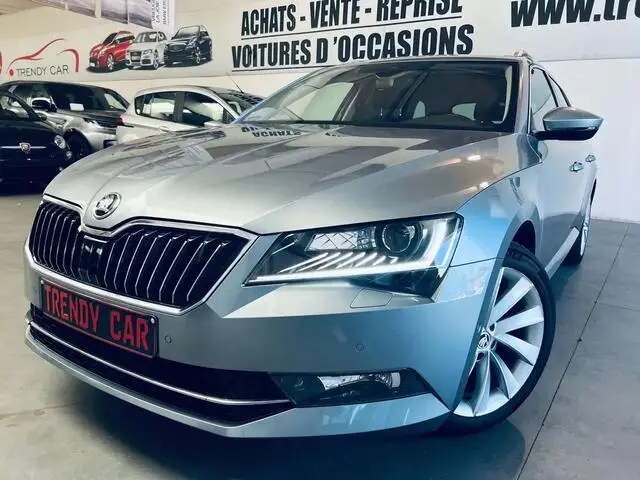 Photo 1 : Skoda Superb 2019 Essence