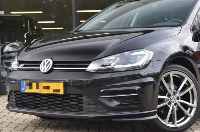 Photo 1 : Volkswagen Golf 2018 Petrol