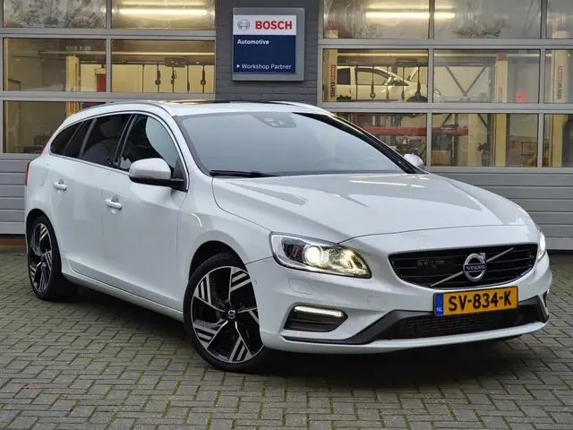 Photo 1 : Volvo V60 2018 Petrol