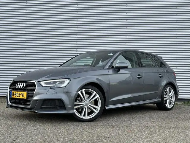 Photo 1 : Audi A3 2019 Essence