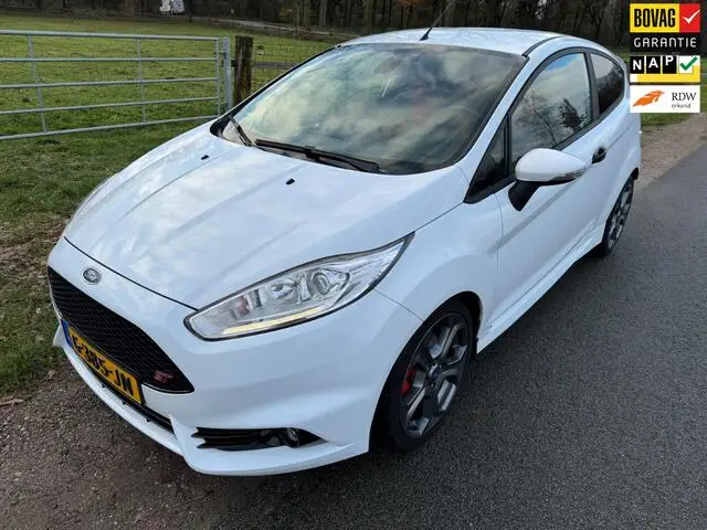 Photo 1 : Ford Fiesta 2016 Petrol