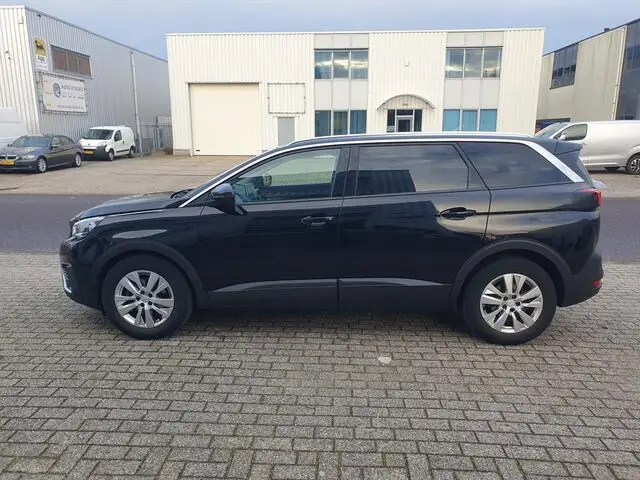 Photo 1 : Peugeot 5008 2019 Petrol