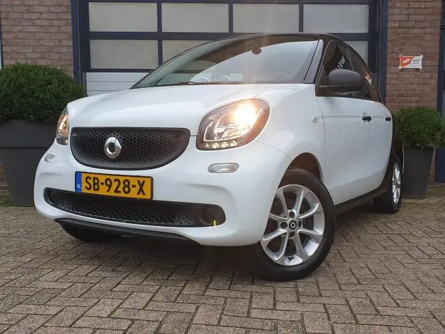 Photo 1 : Smart Forfour 2018 Petrol