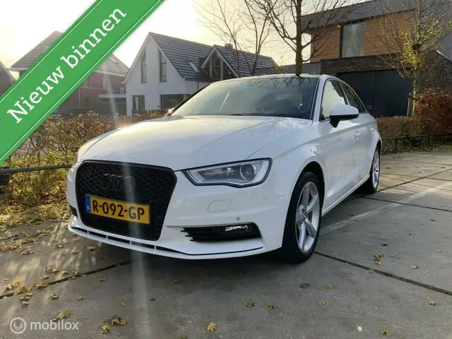 Photo 1 : Audi A3 2016 Petrol