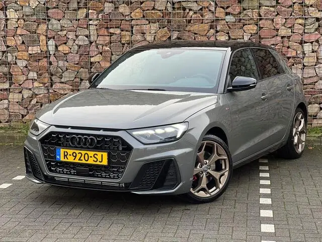 Photo 1 : Audi A1 2019 Essence