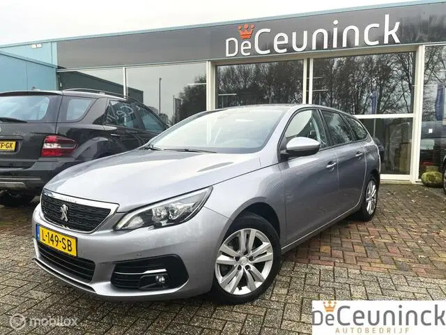 Photo 1 : Peugeot 308 2021 Petrol