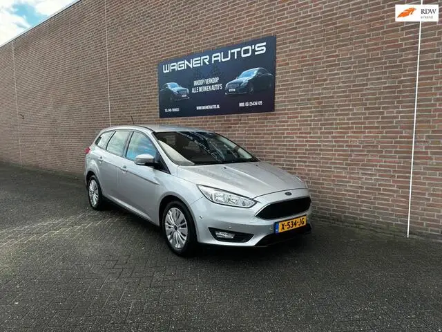 Photo 1 : Ford Focus 2017 Petrol