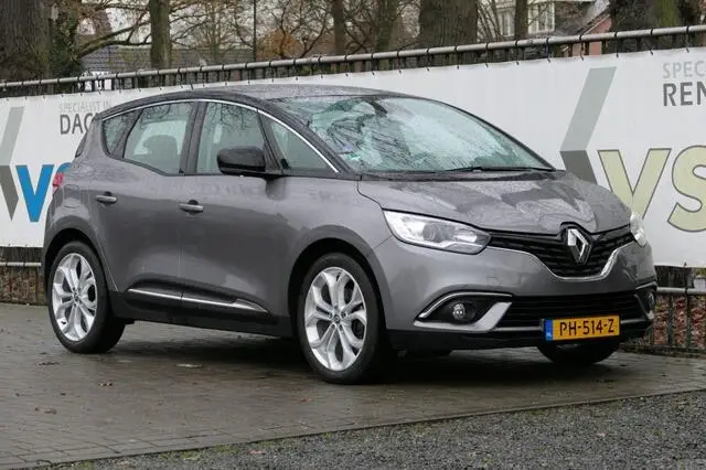 Photo 1 : Renault Scenic 2017 Essence