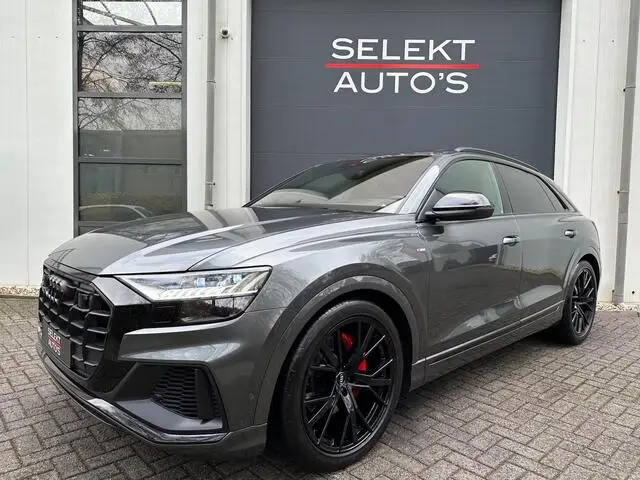 Photo 1 : Audi Q8 2019 Petrol