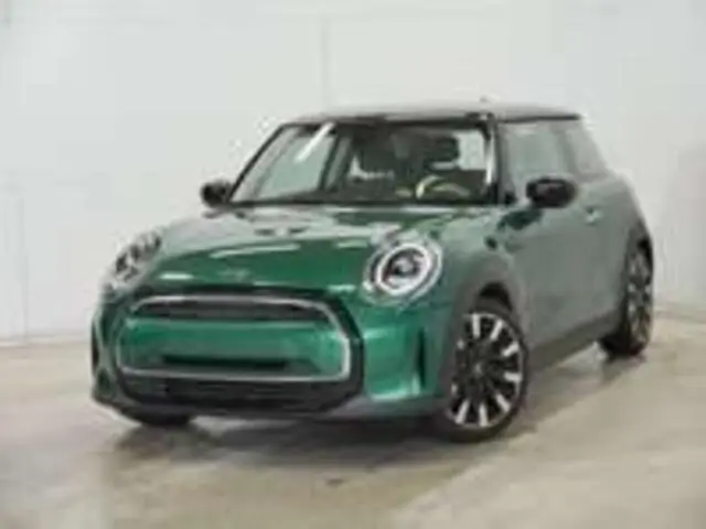 Photo 1 : Mini Cooper 2023 Petrol