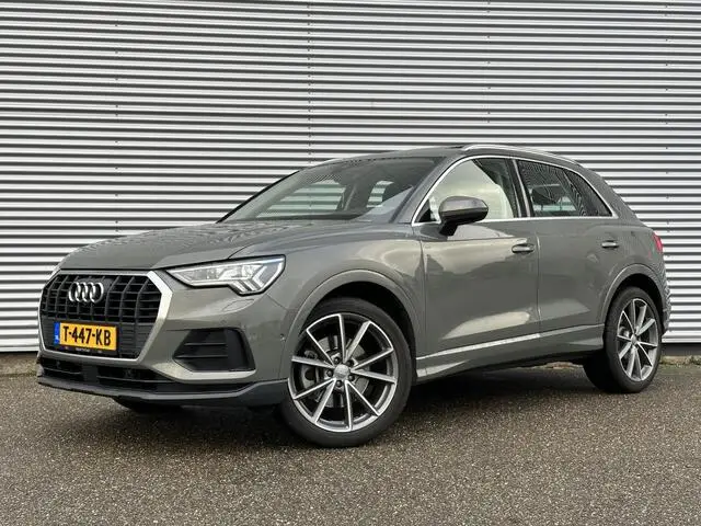 Photo 1 : Audi Q3 2019 Petrol