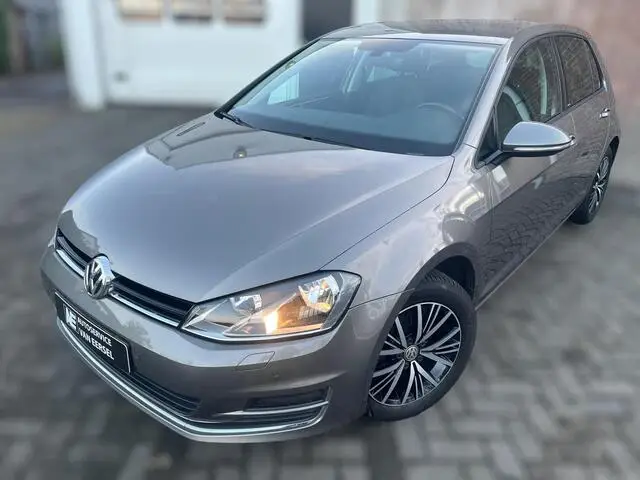 Photo 1 : Volkswagen Golf 2016 Essence