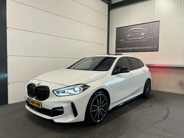 Photo 1 : Bmw Serie 1 2019 Petrol