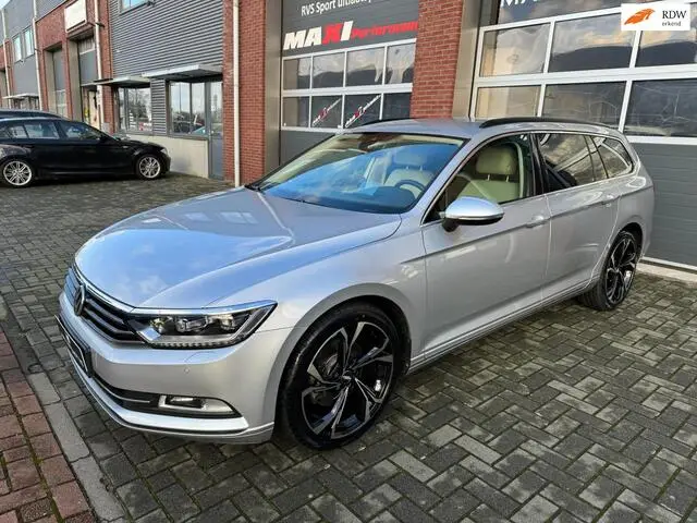 Photo 1 : Volkswagen Passat 2016 Petrol