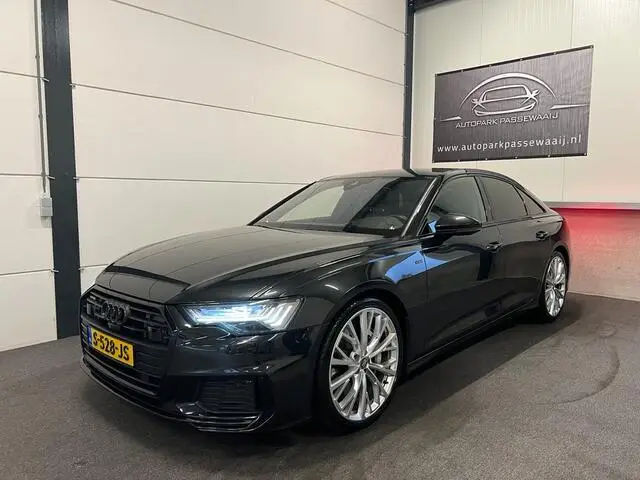 Photo 1 : Audi A6 2018 Petrol