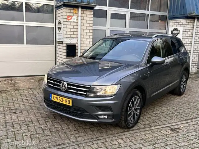 Photo 1 : Volkswagen Tiguan 2018 Essence