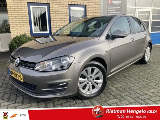 Photo 1 : Volkswagen Golf 2015 Petrol