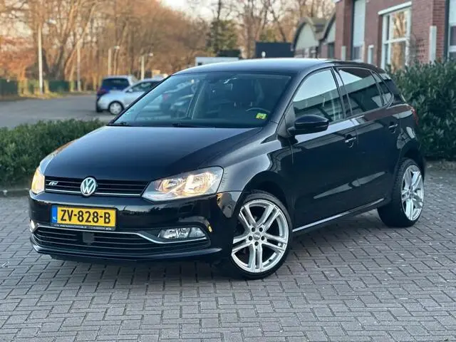 Photo 1 : Volkswagen Polo 2015 Essence