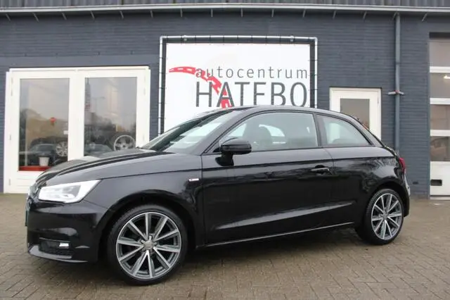 Photo 1 : Audi A1 2015 Petrol