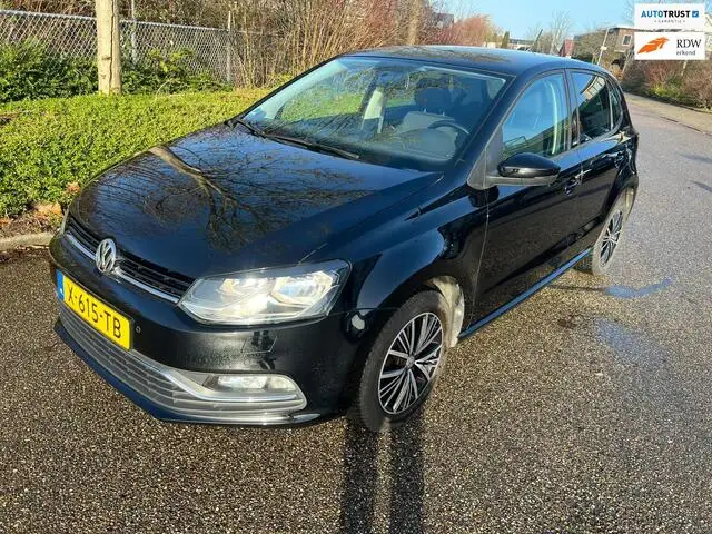 Photo 1 : Volkswagen Polo 2016 Petrol