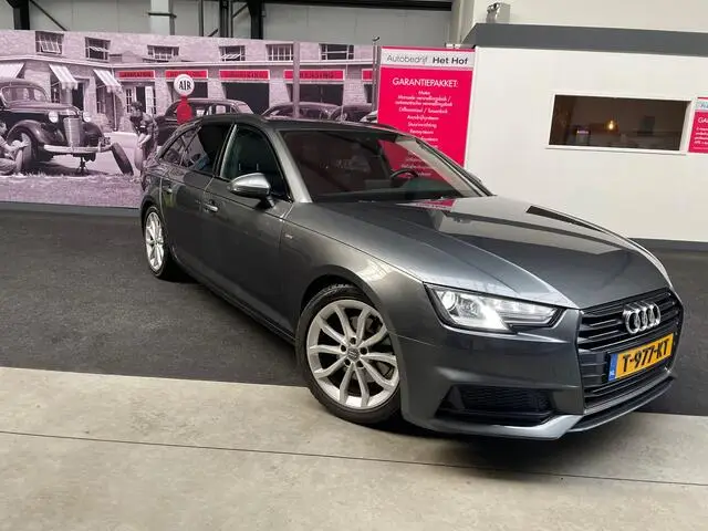 Photo 1 : Audi A4 2019 Hybrid