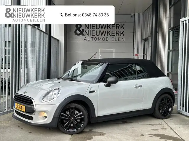 Photo 1 : Mini One 2017 Petrol