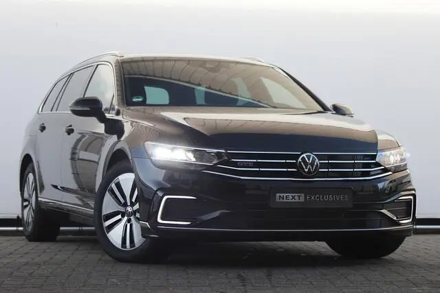 Photo 1 : Volkswagen Passat 2022 Hybride