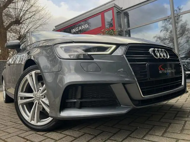 Photo 1 : Audi A3 2019 Petrol