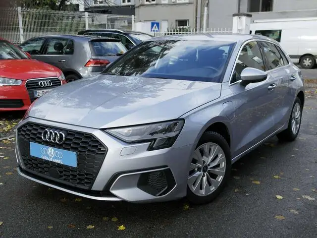 Photo 1 : Audi A3 2021 Non renseigné