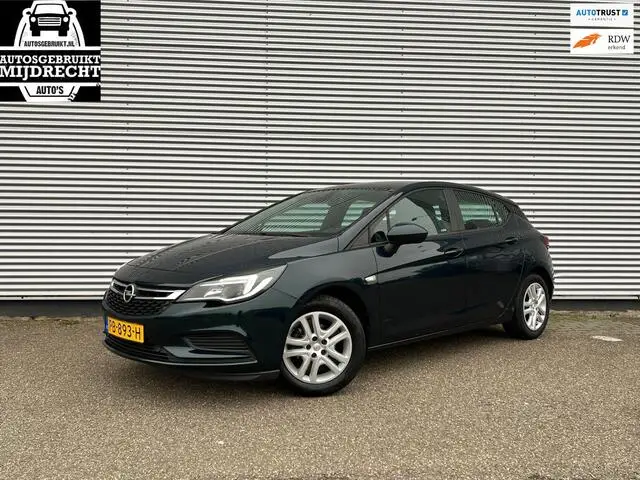 Photo 1 : Opel Astra 2017 Essence