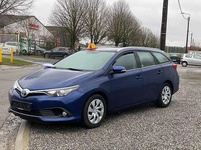 Photo 1 : Toyota Auris 2015 Essence