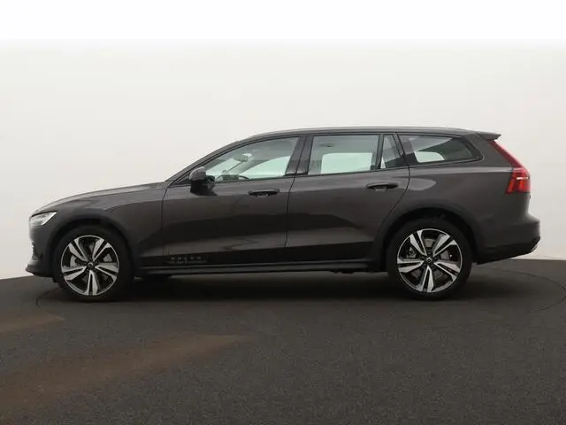 Photo 1 : Volvo V60 2023 Essence