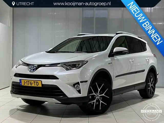 Photo 1 : Toyota Rav4 2016 Hybrid