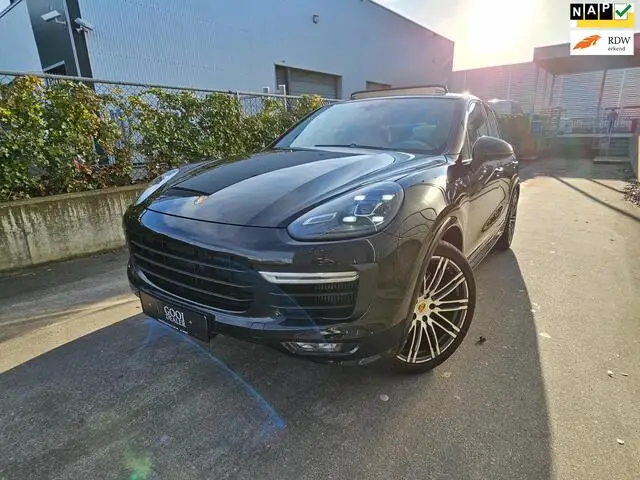 Photo 1 : Porsche Cayenne 2015 Essence