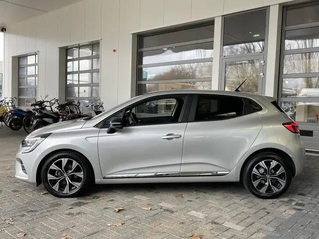 Photo 1 : Renault Clio 2023 Essence