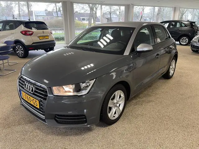 Photo 1 : Audi A1 2017 Petrol